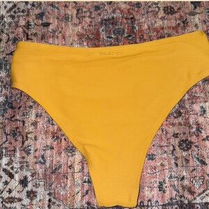 Women’s billabong bikini bottoms 
Size XL 
NWOT